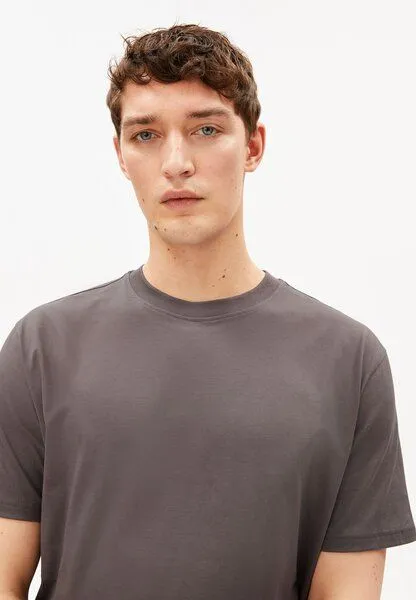 ARMEDANGELS ARMEDANGELS MAARKOS MID WEIGHT Herren T-Shirt aus Bio-Baumwolle, Granit, – Produktbild 3 von 4