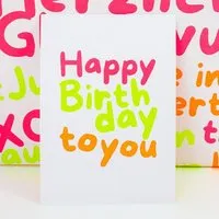 Bow & Hummingbird Bow & Hummingbird Postkarte "Happy Birthday" (Neon) aus Recyclingpapier – Produktbild 1 von 1
