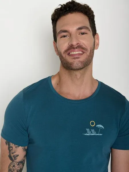 GreenBomb GREENBOMB Beach View Guide - Sportliches T-Shirt aus Bio-Baumwolle / hochwertiger Print / GOTS / Fair & Vegan, Blau (steinblau), – Produktbild 2 von 4