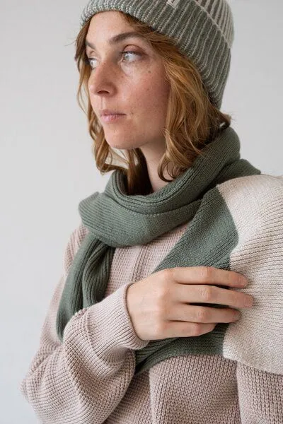 TIRALAHILACHA TIRALAHILACHA Tayo chunky wool scarf in two-tone, Grün, – Produktbild 1 von 4