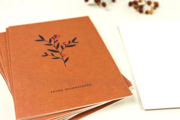 STUDIO KARAMELO STUDIO KARAMELO 10 florale Weihnachtskarten FROHE WEIHNACHTEN mit Zweig – Produktbild 2 von 4