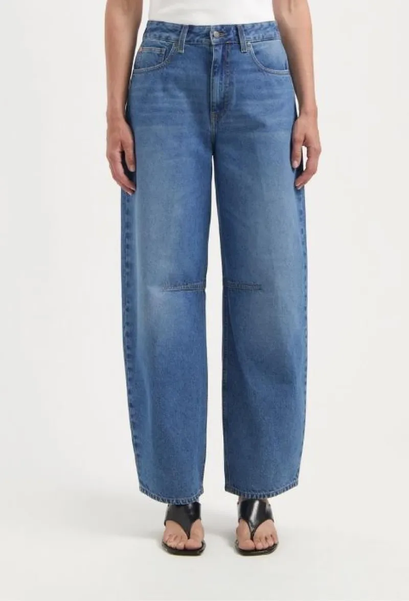 MUD Jeans Balloon Fit Jeans Modell: Demi, Medium adged, – Produktbild 1 von 1