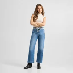 DAWN DEW Flared Cropped Soft Denim - French Pocket - Medium Blue - Medium Blue / 25 / 28 – Produktbild 1 von 1