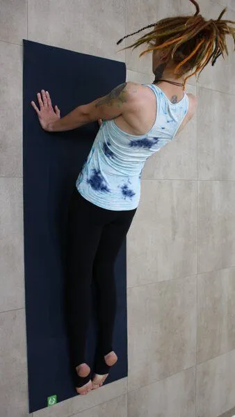 green&fair green&fair Yogamatte aus fair gehandeltem Naturkautschuk, Blau, – Produktbild 4 von 4