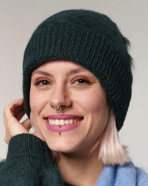 Alma & Lovis Alma & Lovis Weiche Kuschelmütze aus gebrushtem Alpakastrick | Brushed Cap, Zeder (grün), – Produktbild 3 von 3