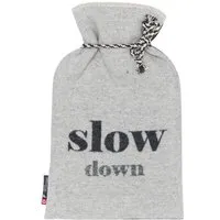 david fussenegger David Fussenegger SILVRETTA Wärmflasche mit Bezug “slow down” 2 Liter – Produktbild 1 von 1