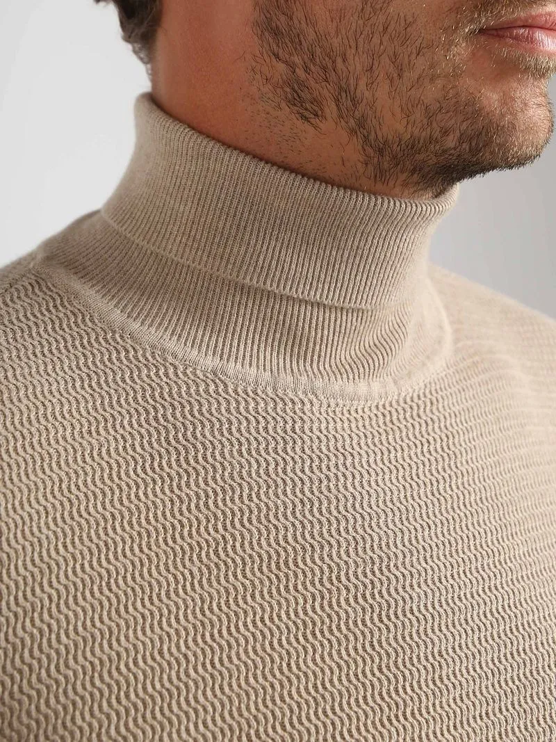 Suitable Suitable Rollkragenpullover Structure Melange Sand - Größe M, Beige, – Produktbild 3 von 5