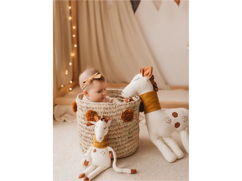 Kikadu Kikadu Baby Aktivspielzeug Giraffe aus Bio-Baumwolle Maße 42 x 16 x 7,5 cm, Mehrfarbig, – Produktbild 2 von 2