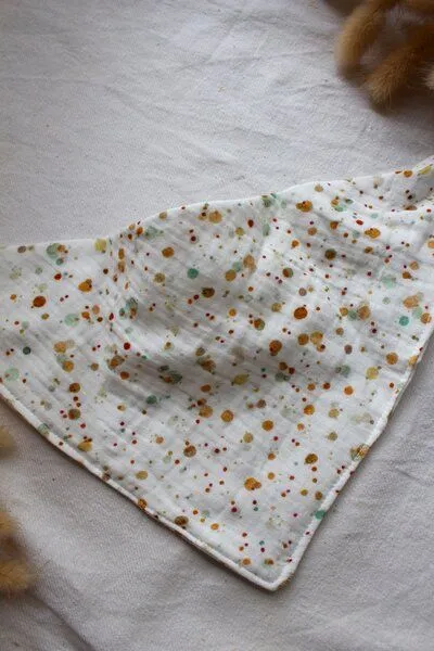 mango.bananen mango.bananen Lätzchen aus Bio-Baumwollmusselin handgenäht, Weiss mit punkten, – Produktbild 2 von 4