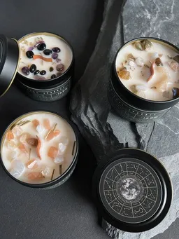 ShellyCreates Edelstein Duftkerze Sojawachs & Holzdocht – Produktbild 1 von 1