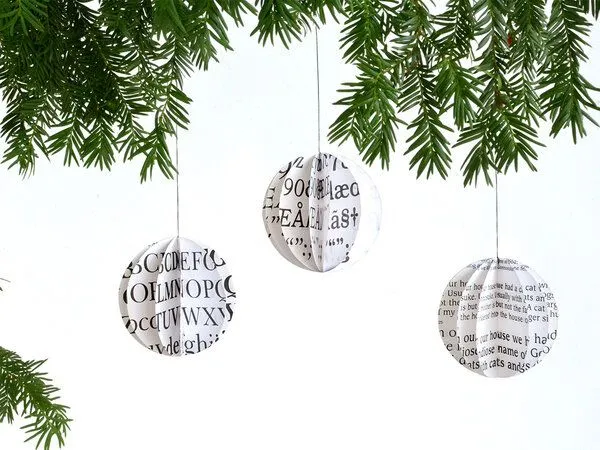 renna deluxe renna deluxe Weihnachtskugel Kugel mit Noten aus Papier Baumschmuck, Beige, – Produktbild 3 von 3