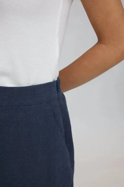 Mazine Mazine Linen Shorts aus 100% Leinen, Ink blue (blau), – Produktbild 4 von 4