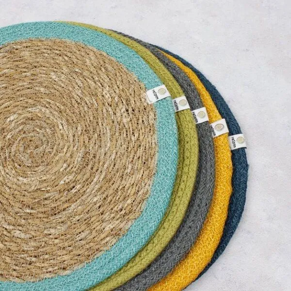 reSpiin reSpiin Runde Tischmatte aus Seegras und Jute Ø 28 cm, Grün, – Produktbild 1 von 4