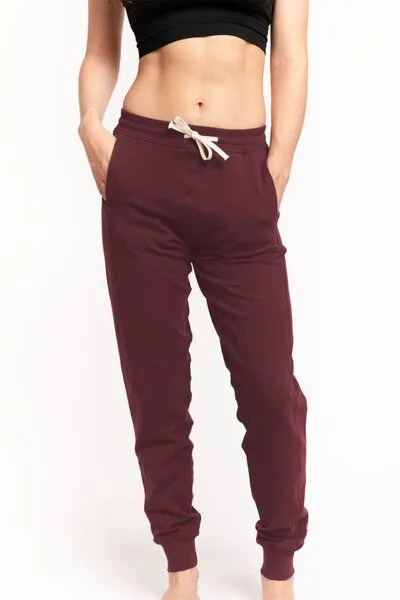M23 M23 Damen Jogginghose aus Bio-Baumwolle, Modell „Emma“, Bordeauxrot, – Produktbild 2 von 3