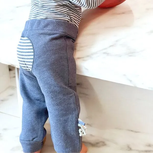 OrganicEra Baby-Sweatpants 'OrganicEra' aus Bio-Baumwolle, Indigo melange (blau), – Produktbild 2 von 3