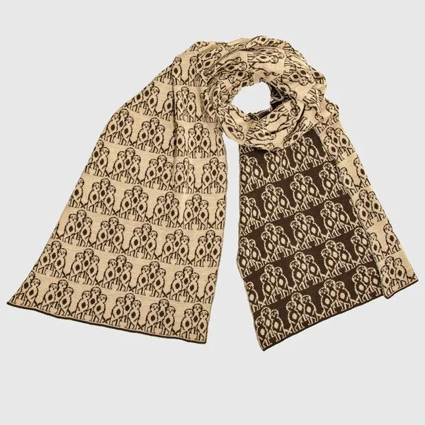 LANARTO slow fashion LANARTO slow fashion Schal „Erdmännchen“ aus Merinowolle Extrasoft, Braun, – Produktbild 3 von 3