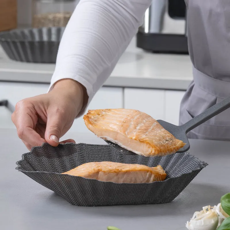 Chefkoch trifft Fackelmann Chefkoch trifft Fackelmann Silikonform für Heißluftfritteuse München, antihaft, 21x21cm – Produktbild 2 von 3