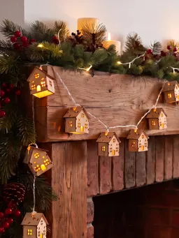 Vertbaudet Lichterkette mit 15 LED-Häusern aus Holz Kinderzimmer – Produktbild 1 von 1