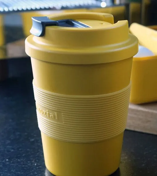 Zuperzozial Zuperzozial Coffee to-go Becher, Gelb, – Produktbild 3 von 3