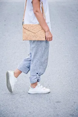 BY COPALA BY COPALA Handtasche - Vegan, Brieftasche aus recyclebarem Kork – Produktbild 1 von 1