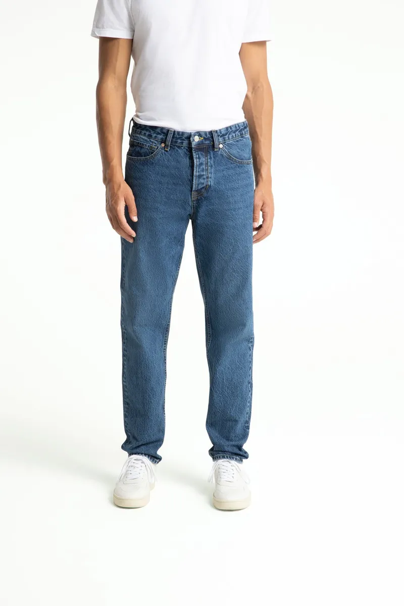 Kings Of Indigo Kings Of Indigo Herren vegan Jeans Sushan Stanley Mittelblau Gewaschen, Dunkelblau, – Produktbild 1 von 2