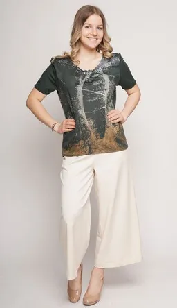 Peaces.bio - handbedruckte Biomode Peaces.bio - handbedruckte Biomode Edelshirt Eichentraum in Waldgrün – Produktbild 1 von 1