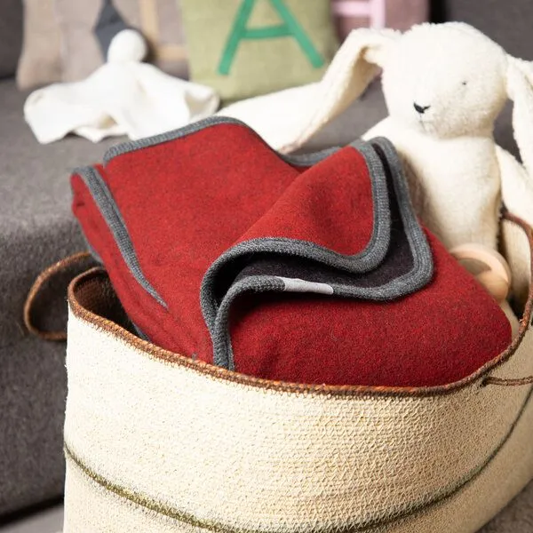 nahtur-design nahtur-design Baby- und Kinder Wolldecke aus Flauschloden, Rot/schwarz (rot), – Produktbild 1 von 4