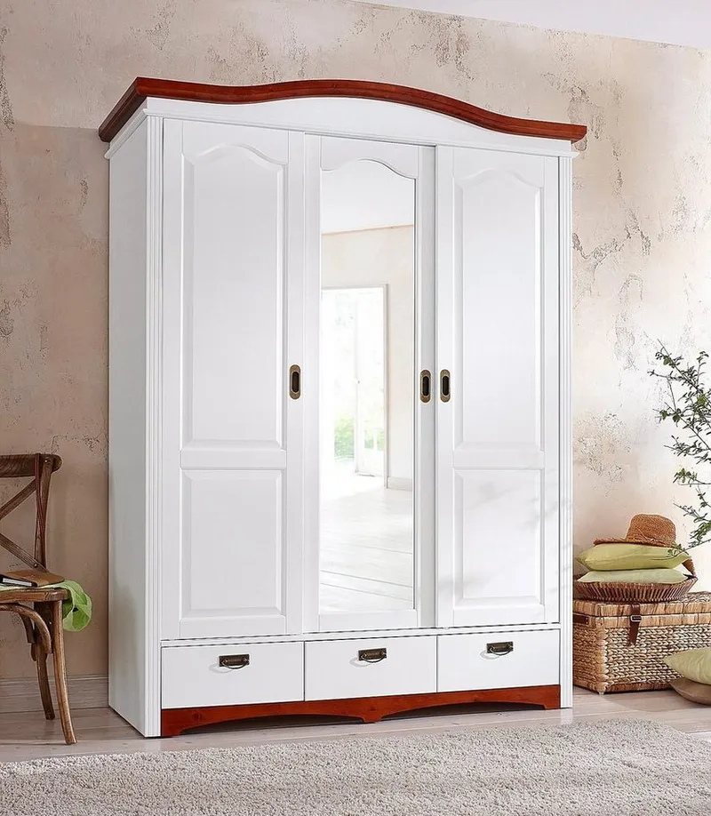 OTTO home Schiebetürenschrank Konrad, Landhausstil, rustikal, mit Schubladen + Spiegel, Kassetten (3 Breiten: 153/202/249 cm H/T ca.207/64 cm) massive Kiefer, FSC®-zertifiziert, Messinggriffe, mehrere Varianten, Weiß, – Produktbild 2 von 5