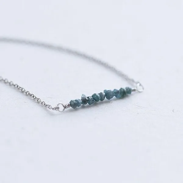 Eppi Eppi Goldener Choker mit blauen ungeschliffenen Diamanten Inaku, Gold, – Produktbild 2 von 3