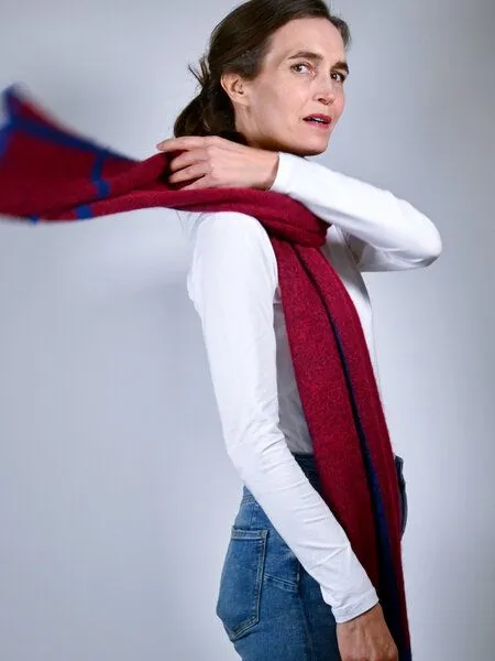 Susan's Fashion Susan's Fashion Mohairschal Sue mit Karostreifen, Berryrot (rot), – Produktbild 4 von 5