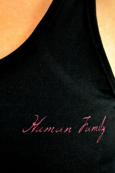 Human Family Körperbetontes Tanktop von Human Family "Attention Basic", Schwarz, – Produktbild 2 von 6