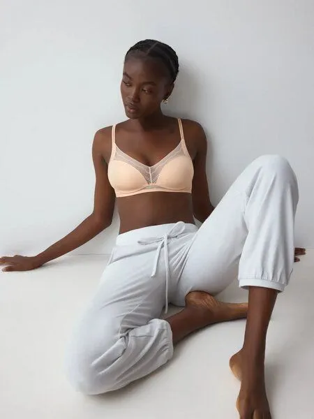 Triumph Triumph BH ohne Bügel | Breathe & Lift Smart | atmungsaktive Mesh-Einsätze, Natur (beige), – Produktbild 4 von 4
