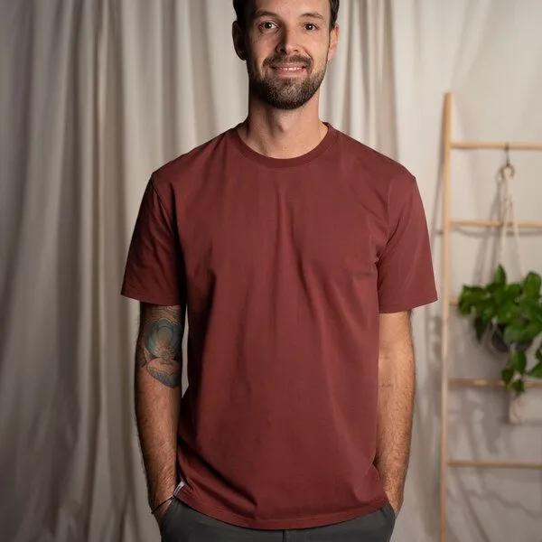 Vresh Clothing Vresh Clothing Vrederiko - T-Shirt aus Biobaumwolle, Mahagoni, – Produktbild 1 von 4
