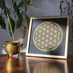 Veskor Cassiopeia Veskor Cassiopeia Gerahmt | BLUME DES LEBENS I Heilige Geometrie Linoldruck | 20 × 20 cm in 22 × 22 cm Rahmen | Gold auf Schwarz – Produktbild 1 von 1