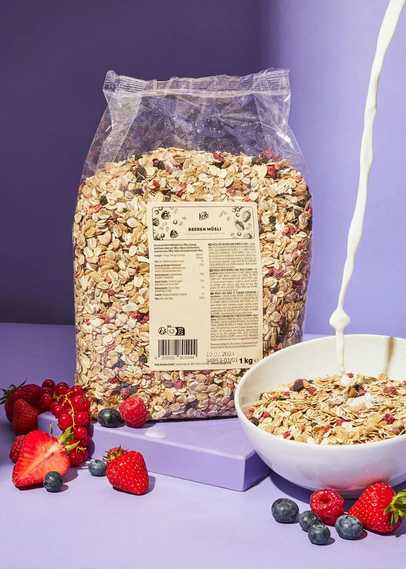 KoRo Beeren Müsli mit Knusper Dinkelflakes 1 kg – Produktbild 2 von 5