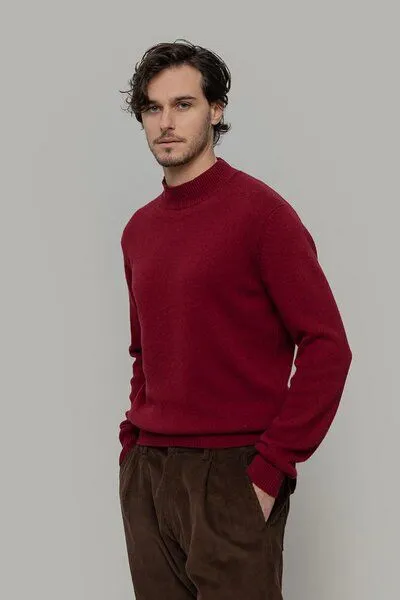 Rifò - Circular Fashion Made in Italy Rifò - Circular Fashion Made in Italy Stehkragenpullover aus recycteltem Kaschmir Modell: Clemente, Rot (red vinaccia), – Produktbild 1 von 5
