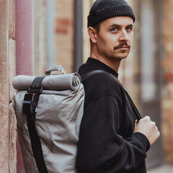 Airpaq Airpaq Rucksack aus Automaterial, Grau, – Produktbild 2 von 4