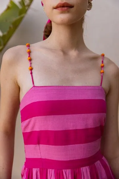 Haus of Namaste Haus of Namaste Midikleid 'Gulaal' aus Bio-Baumwolle – Rosa handbedruckt, gefüttert & mit Taschen – Produktbild 4 von 4