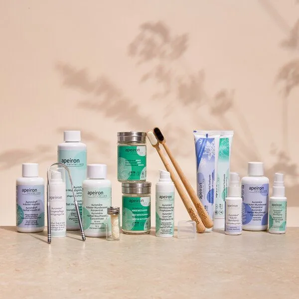 Apeiron Apeiron FINIDENT Bambus-Zahnbürste, schwarz, ultra feine Borsten – Produktbild 4 von 5
