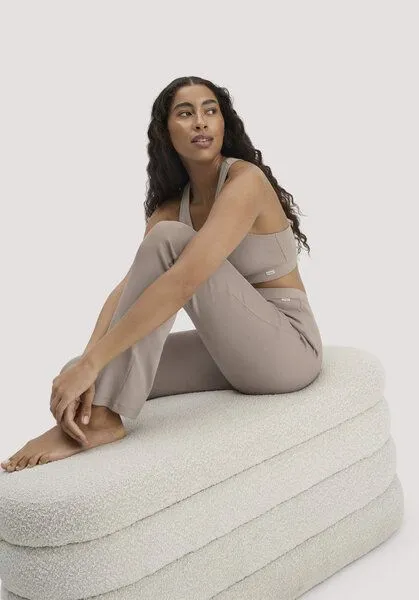 hessnatur hessnatur Leggings Flared SOFT RIB aus Bio-Baumwolle, Mandelbraun, – Produktbild 3 von 3