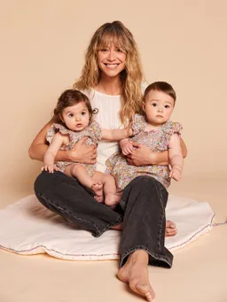 Envie De Fraise Baby Kurzoverall mit Rüschen Geschwister-Capsule ENVIE DE FRAISE – Produktbild 1 von 1