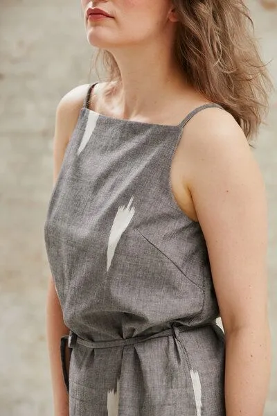 Jyoti - Fair Works Jyoti - Fair Works Bio-Baumwoll Kleid Renu Ikat, Grau, – Produktbild 1 von 4