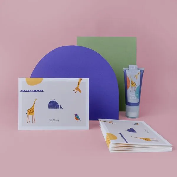 KINDACUTE KINDACUTE 20x DIY Geburtskarte Big News | Für Babys ersten Fußabdruck – Produktbild 1 von 4
