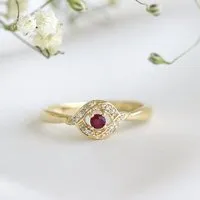 Eppi Eppi Verlobungsring mit Rubin und Diamanten Nurisa – Produktbild 1 von 1