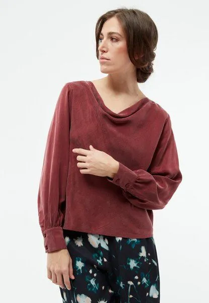 Givn Berlin Givn Berlin Bluse GBSHIRIN aus Cupro (Bemberg) mit Wasserfallausschnitt, Rot, – Produktbild 4 von 4