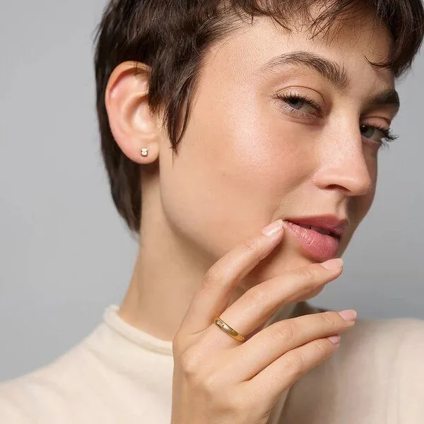 fejn jewelry fejn jewelry Ring 'sparkle riffle' - geriffelt mit Zirkonia, Gold, – Produktbild 2 von 3