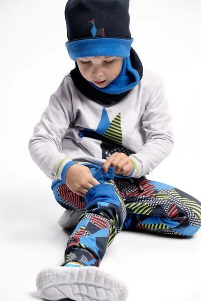 Marraine Kids Marraine Kids weiche Sweathose aus Bio Baumwolle mit Camouflage Alloverdruck Explore – Produktbild 4 von 4