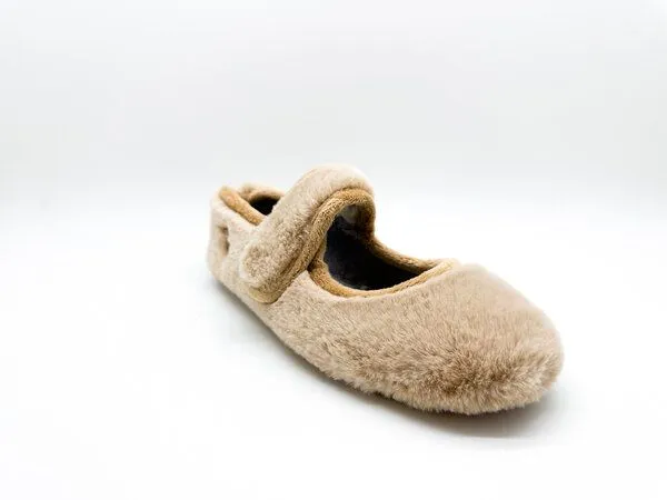 thies Veganer Hausschuh "thies ® Rec Fur Ballerina" aus ultraweichem, recyceltem Fell, fair produziert, Beige, – Produktbild 2 von 4