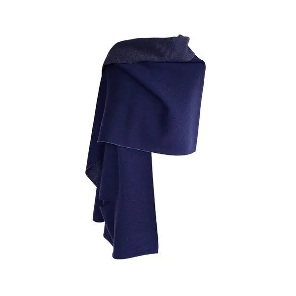 austriandesign.at austriandesign.at EIN LochSchal reversibel aus extrafeiner Merinowolle, Blau/natur, – Produktbild 1 von 4