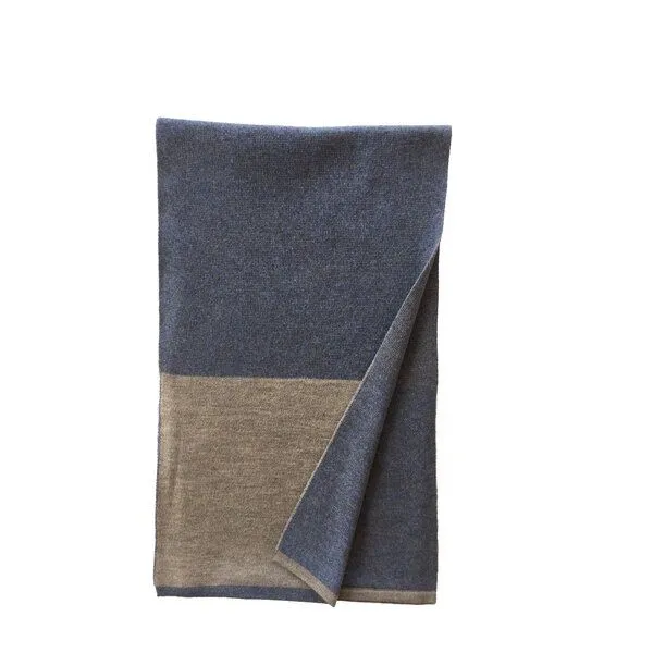 austriandesign.at austriandesign.at SchlaufenSchal aus extrafeiner Merinowolle, Blaugold/natur, – Produktbild 2 von 3